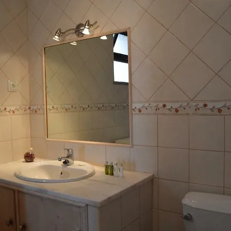 Casa Alto Dos Agostos * Palhagueira